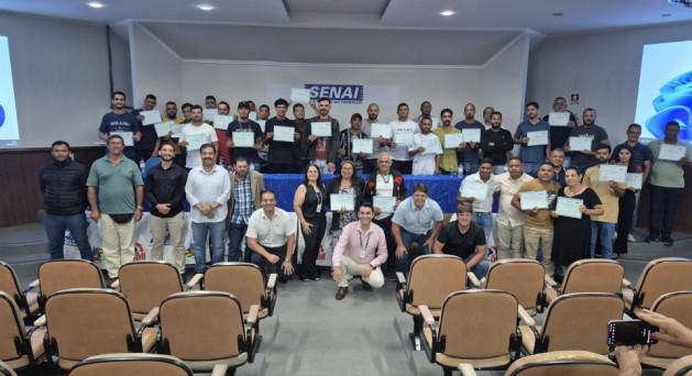 Alunos do Prossiga/SENAI recebem certificações de cursos de qualificação